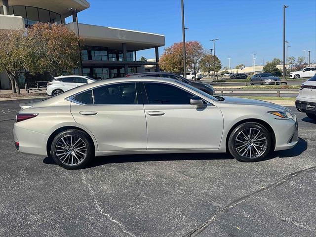 new 2025 Lexus ES 300h car, priced at $50,709