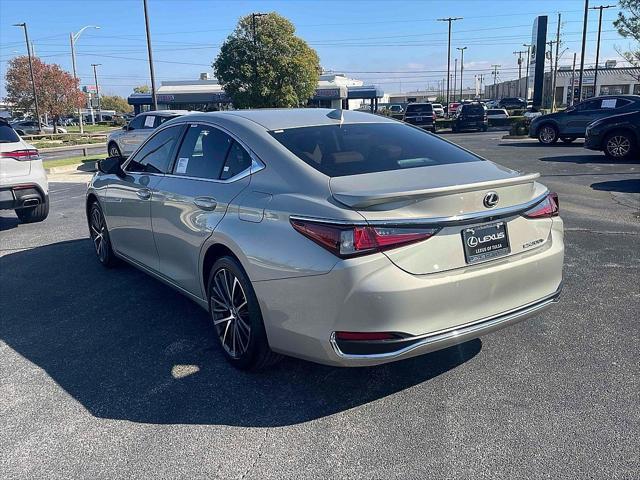 new 2025 Lexus ES 300h car, priced at $50,709