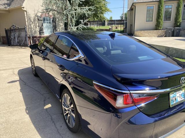 used 2020 Lexus ES 300h car, priced at $32,980