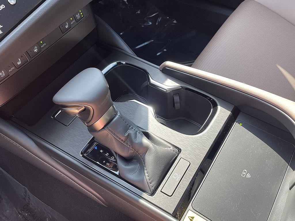 new 2025 Lexus ES 350 car, priced at $49,830