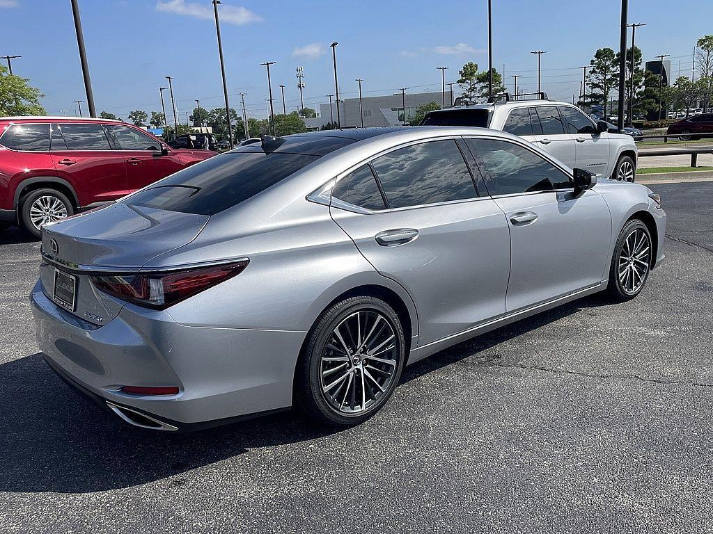 new 2025 Lexus ES 350 car, priced at $49,830