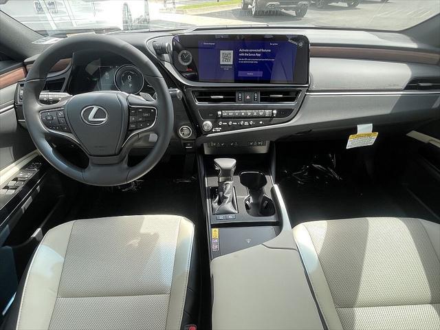 new 2025 Lexus ES 300h car, priced at $50,795