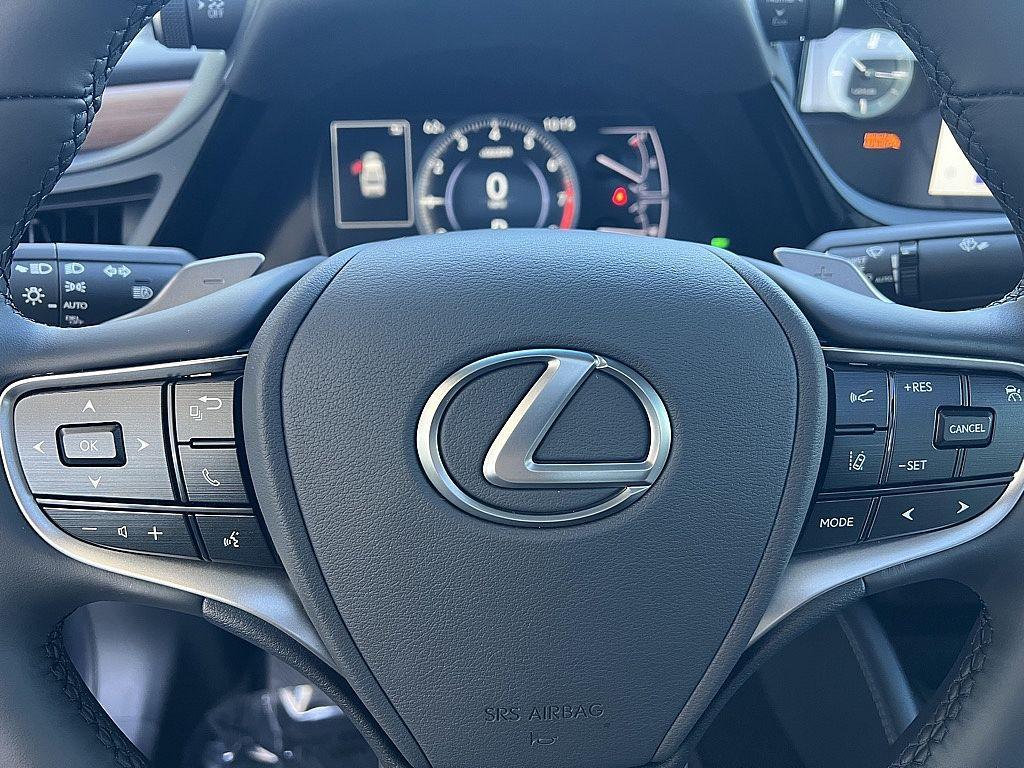 new 2025 Lexus ES 350 car, priced at $50,425