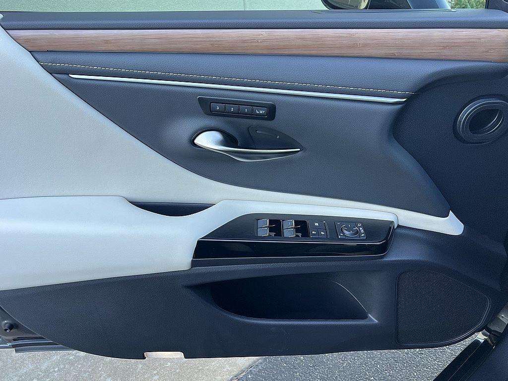 new 2025 Lexus ES 350 car, priced at $50,425
