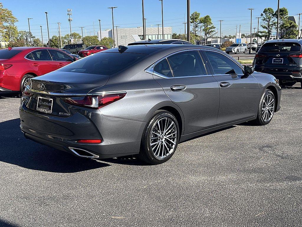 new 2025 Lexus ES 350 car, priced at $50,425