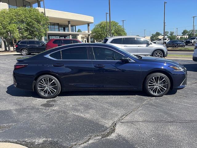 new 2025 Lexus ES 300h car, priced at $50,794