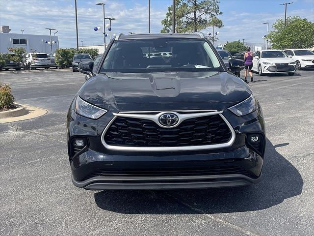 used 2022 Toyota Highlander car, priced at $34,960