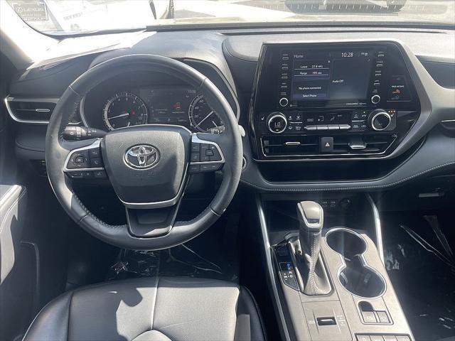 used 2022 Toyota Highlander car, priced at $34,960