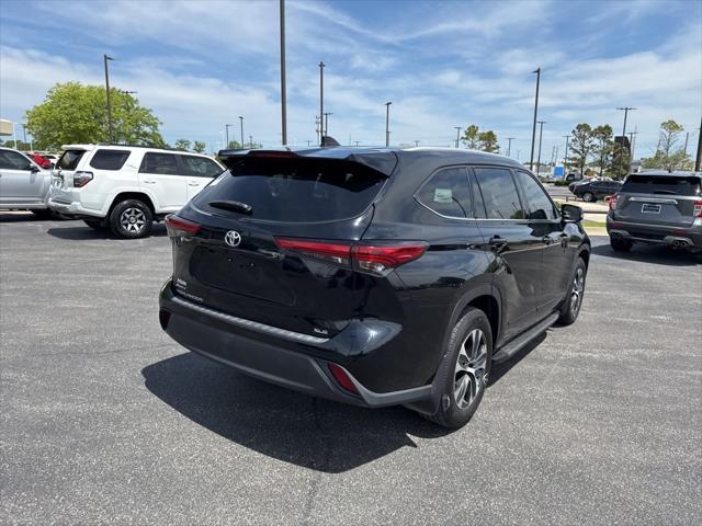 used 2022 Toyota Highlander car, priced at $34,960