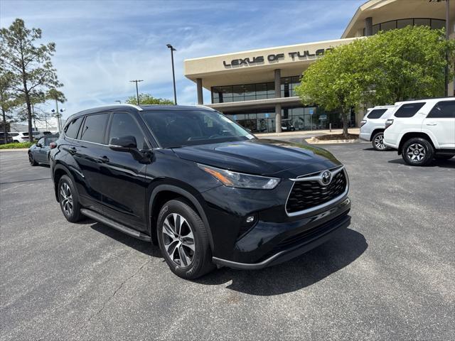 used 2022 Toyota Highlander car, priced at $34,960