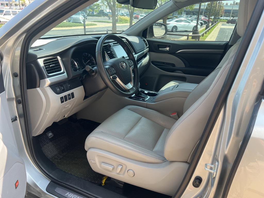 used 2019 Toyota Highlander car, priced at $31,960