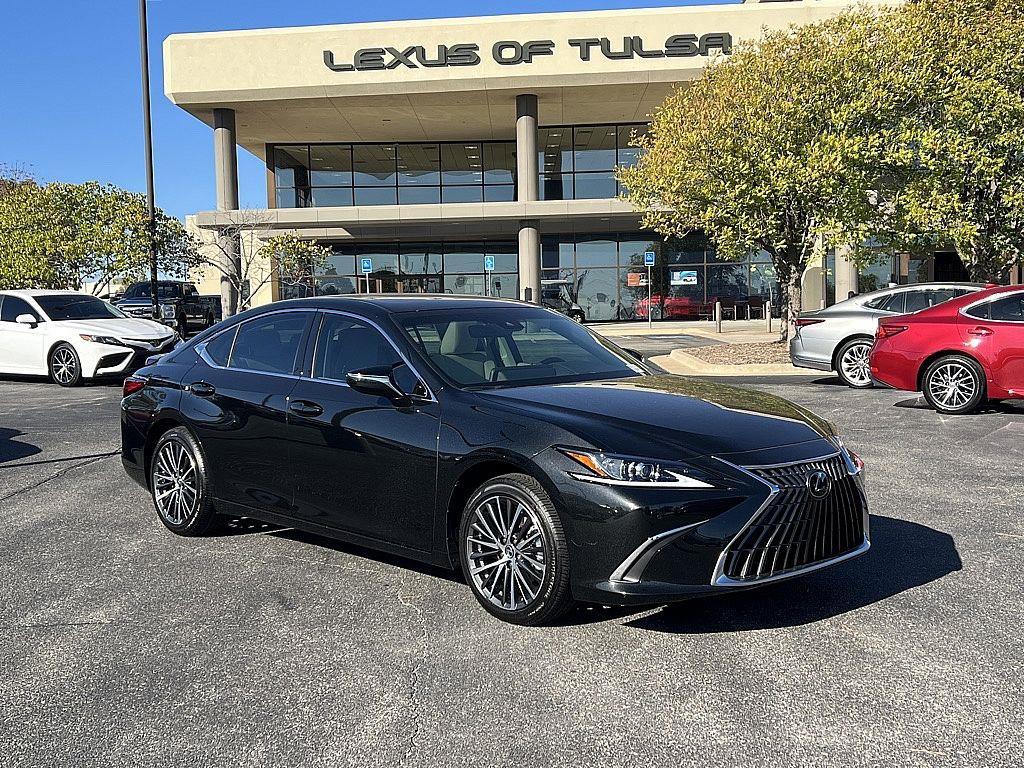 new 2025 Lexus ES 300h car, priced at $52,686