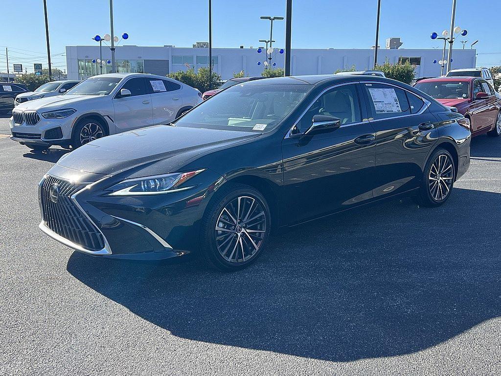 new 2025 Lexus ES 300h car, priced at $52,686