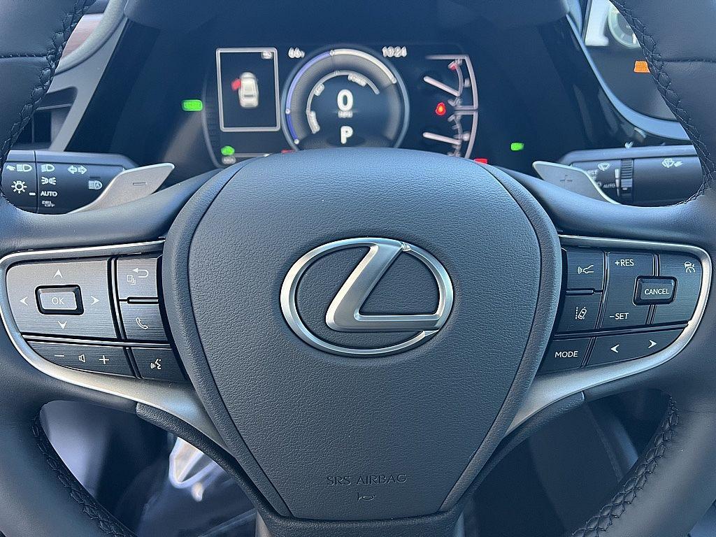 new 2025 Lexus ES 300h car, priced at $52,686