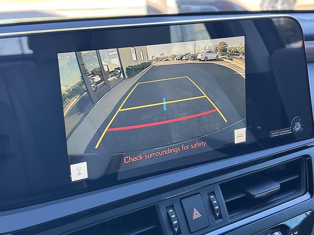 new 2025 Lexus ES 300h car, priced at $52,686