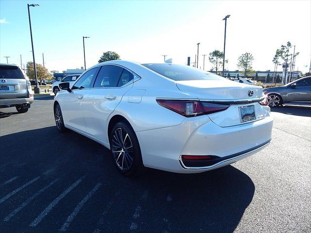 new 2024 Lexus ES 250 car, priced at $48,205