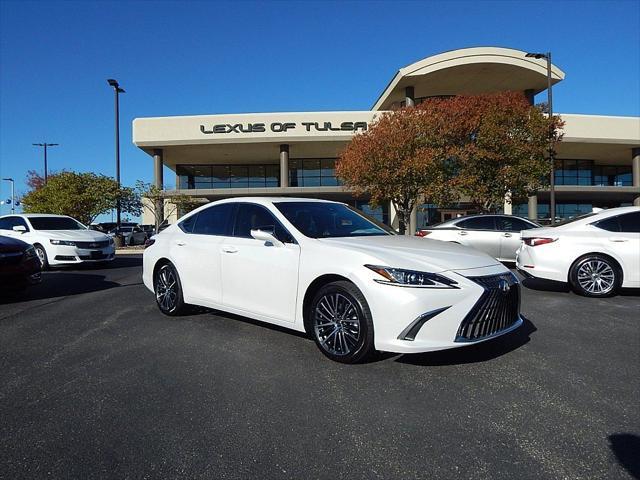 used 2024 Lexus ES 250 car, priced at $41,911