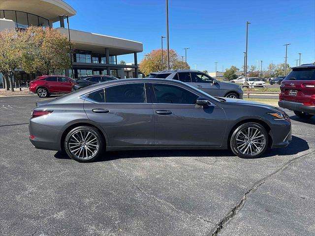 new 2025 Lexus ES 350 car, priced at $50,224