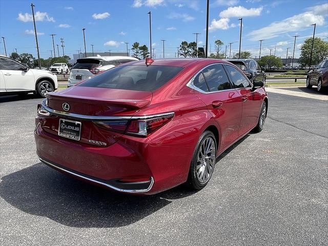 new 2025 Lexus ES 300h car, priced at $54,609