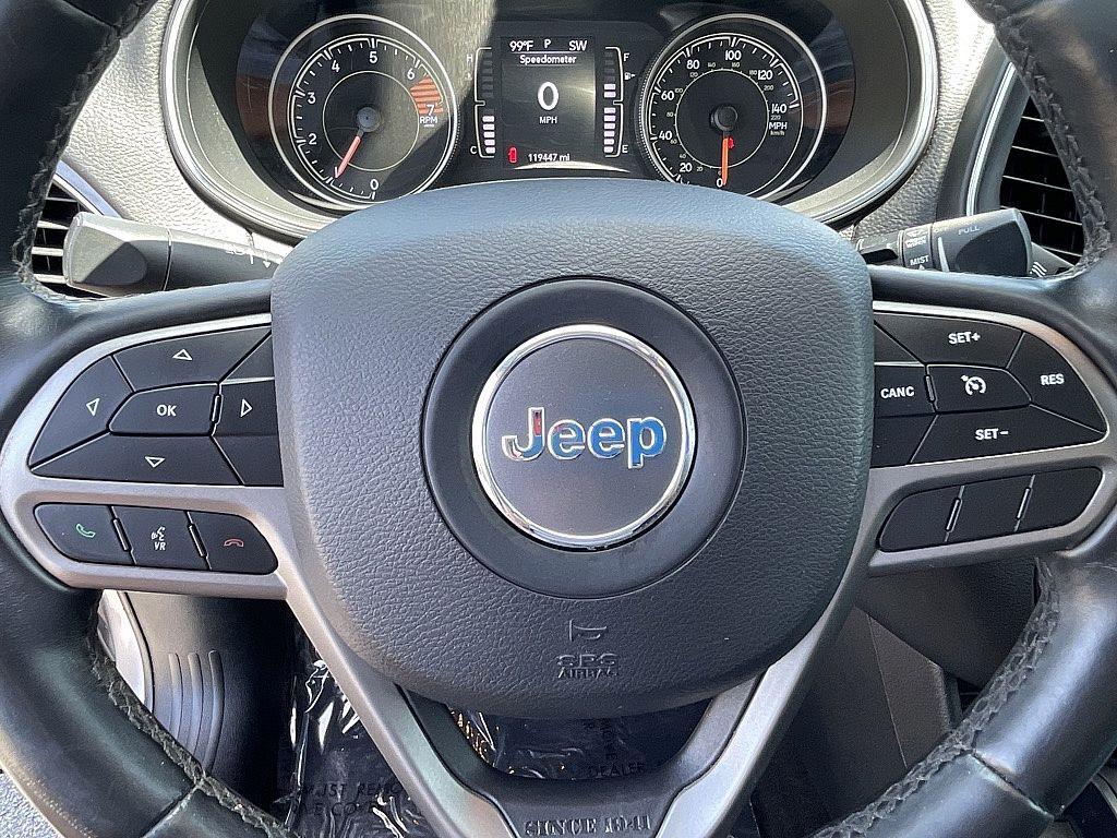 used 2019 Jeep Cherokee car, priced at $10,987