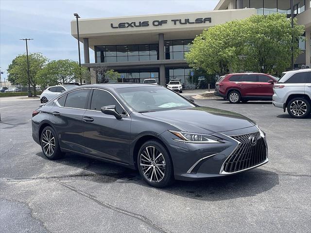 new 2025 Lexus ES 300h car, priced at $52,195