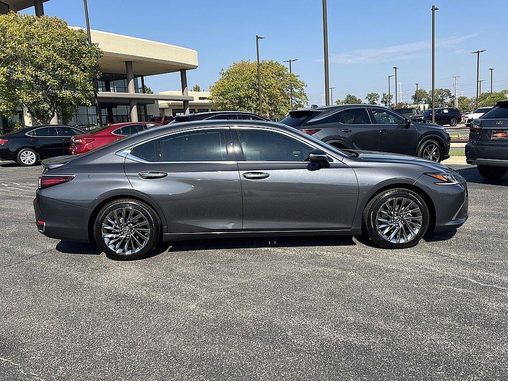 new 2025 Lexus ES 300h car, priced at $57,540