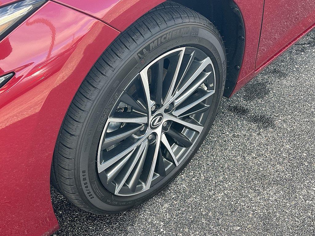 new 2025 Lexus ES 350 car, priced at $50,650