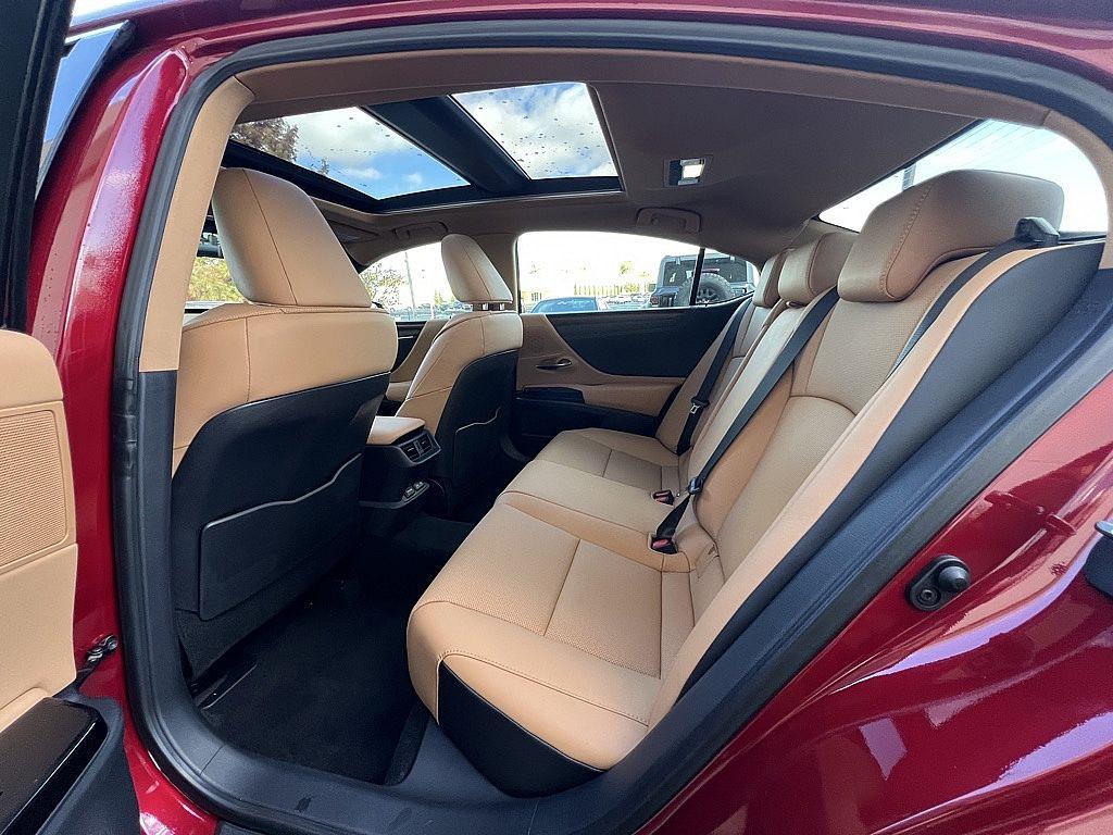 new 2025 Lexus ES 350 car, priced at $50,650