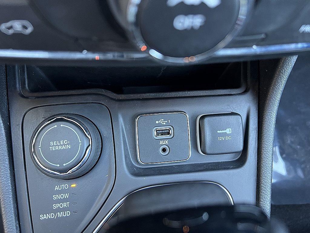 used 2021 Jeep Cherokee car, priced at $22,411
