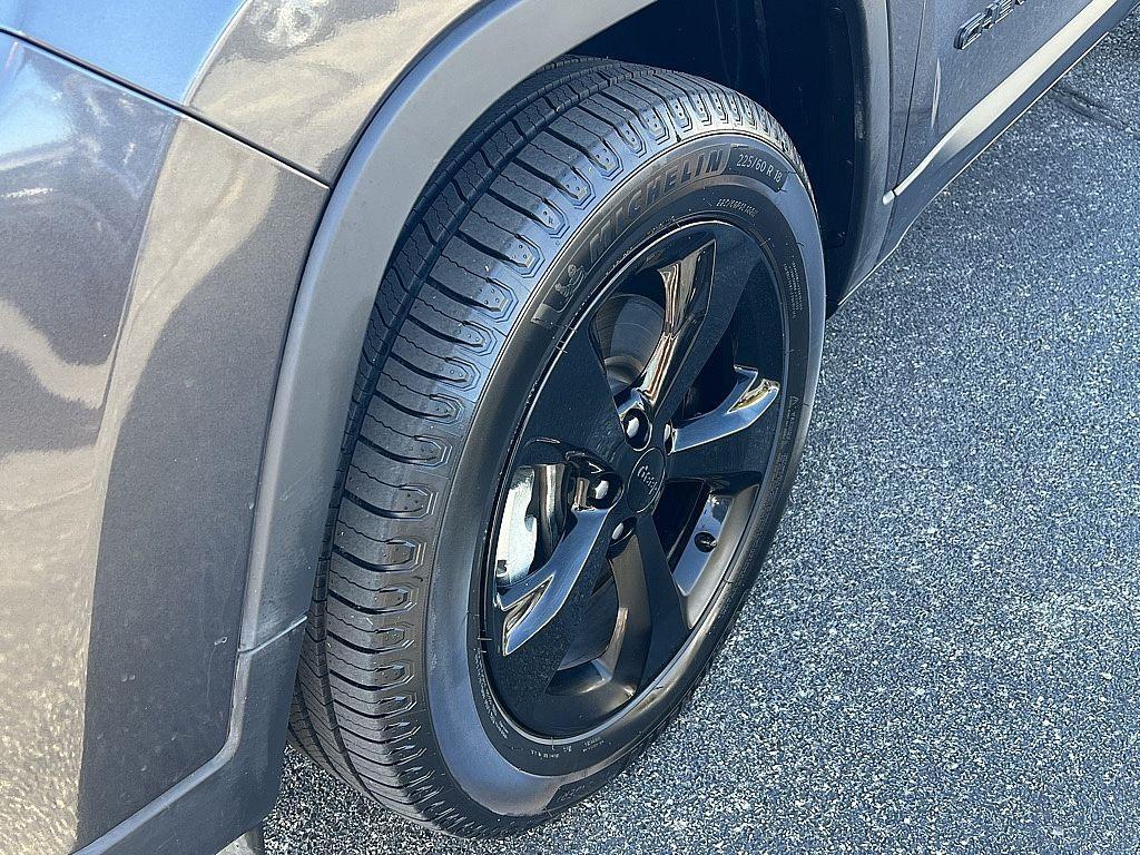used 2021 Jeep Cherokee car, priced at $22,411