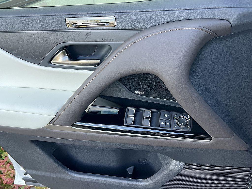 new 2025 Lexus LX 600 car, priced at $121,103