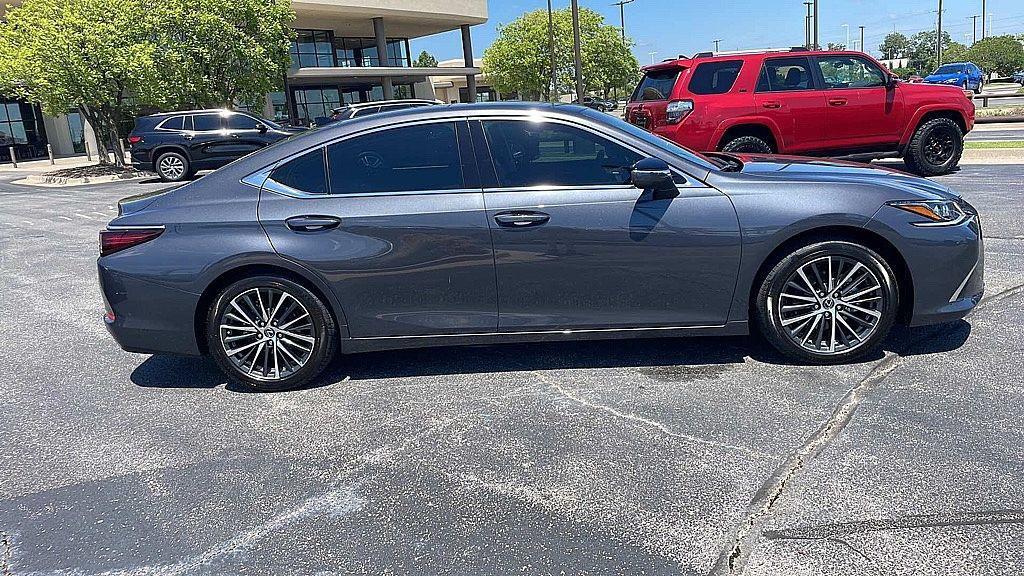 new 2025 Lexus ES 350 car, priced at $50,375