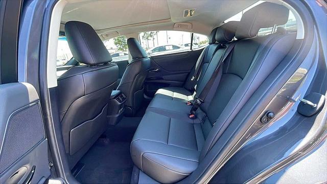 new 2025 Lexus ES 350 car, priced at $50,375