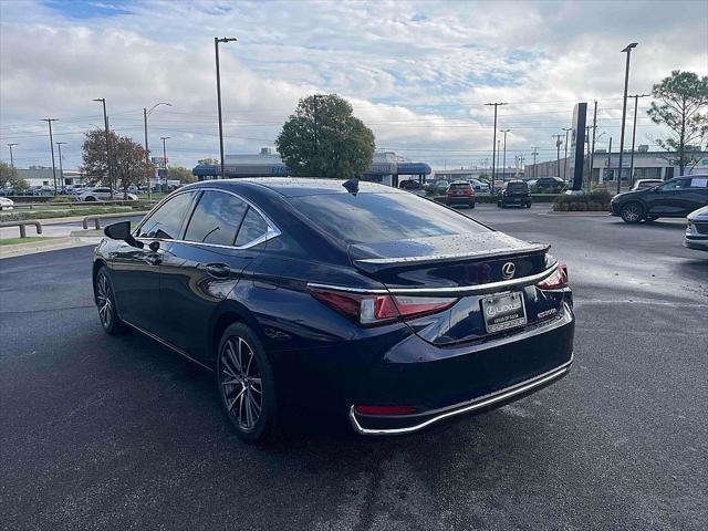 new 2025 Lexus ES 300h car, priced at $50,624