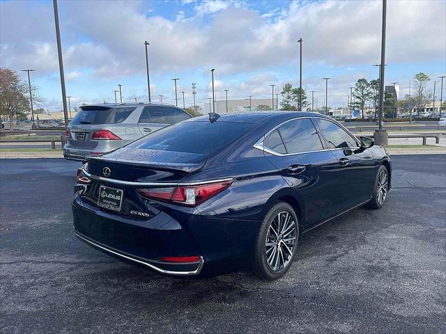 new 2025 Lexus ES 300h car, priced at $50,624