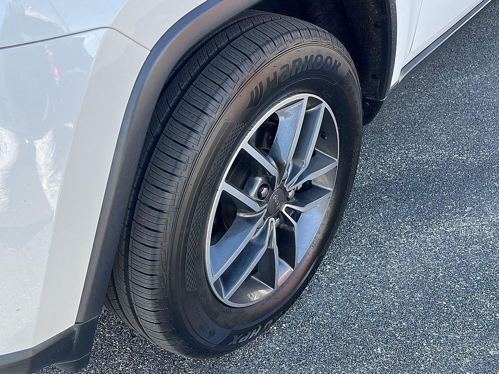 used 2019 Jeep Grand Cherokee car, priced at $17,443