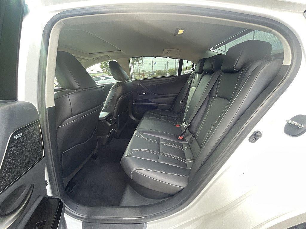 used 2022 Lexus ES 300h car, priced at $30,980