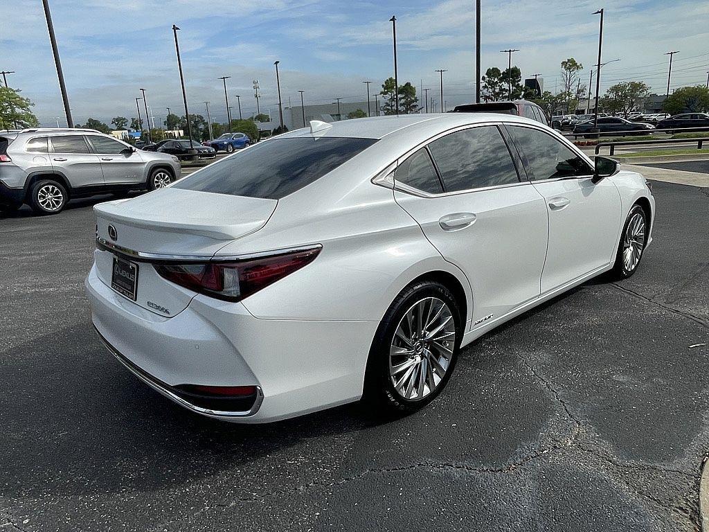 used 2022 Lexus ES 300h car, priced at $30,980