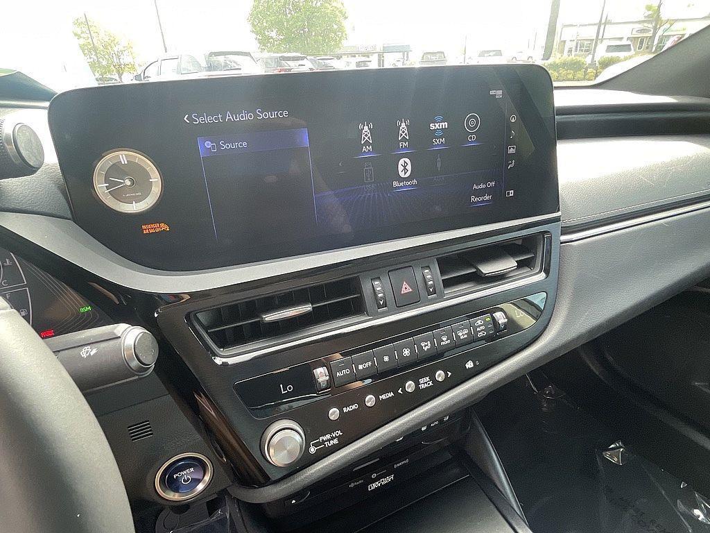 used 2022 Lexus ES 300h car, priced at $30,980