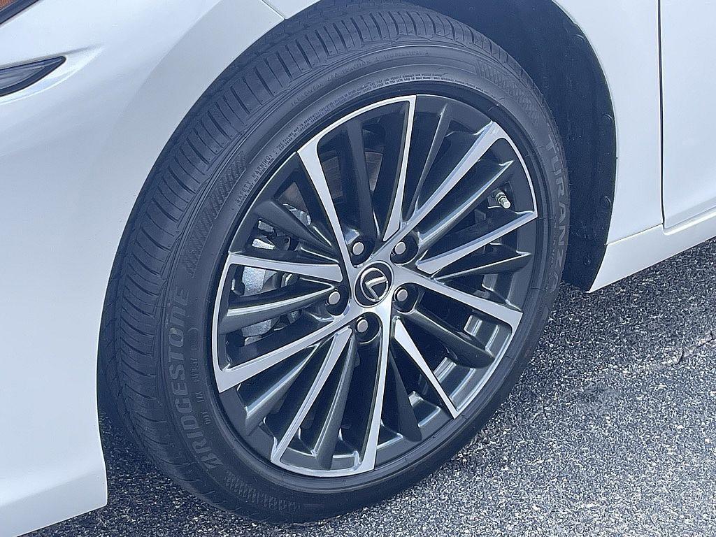 new 2025 Lexus ES 350 car, priced at $49,575