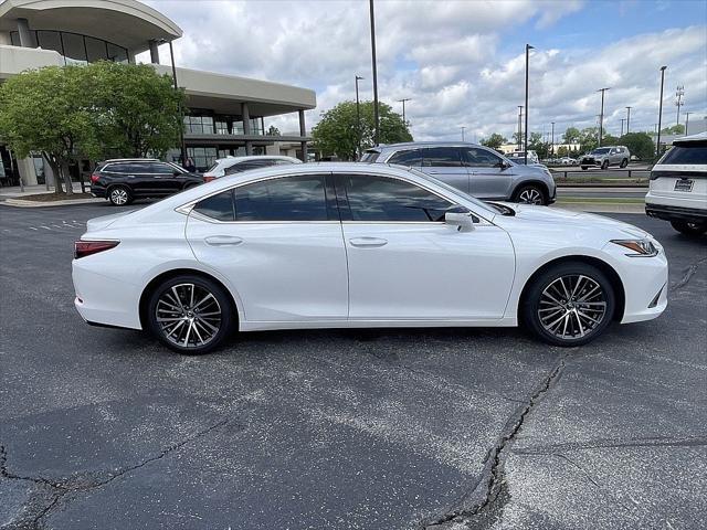 new 2025 Lexus ES 350 car, priced at $49,575