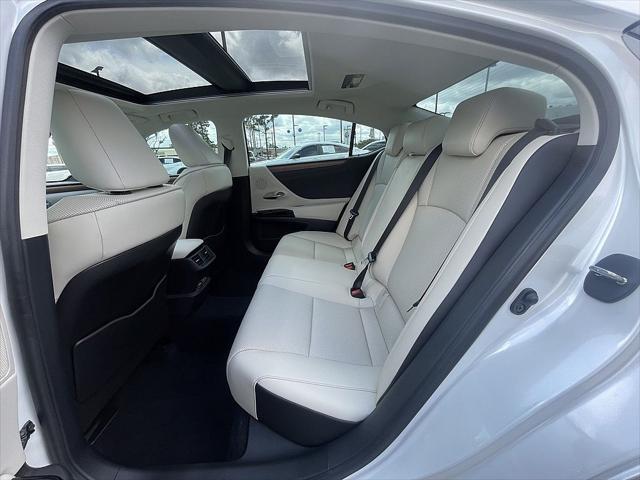 new 2025 Lexus ES 350 car, priced at $49,575