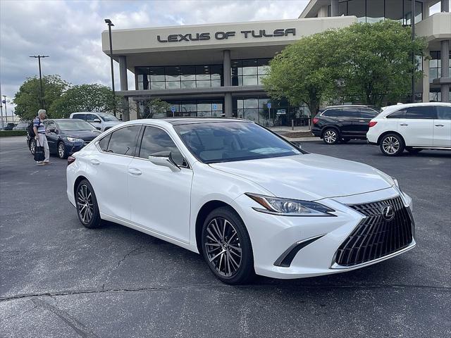 new 2025 Lexus ES 350 car, priced at $49,575