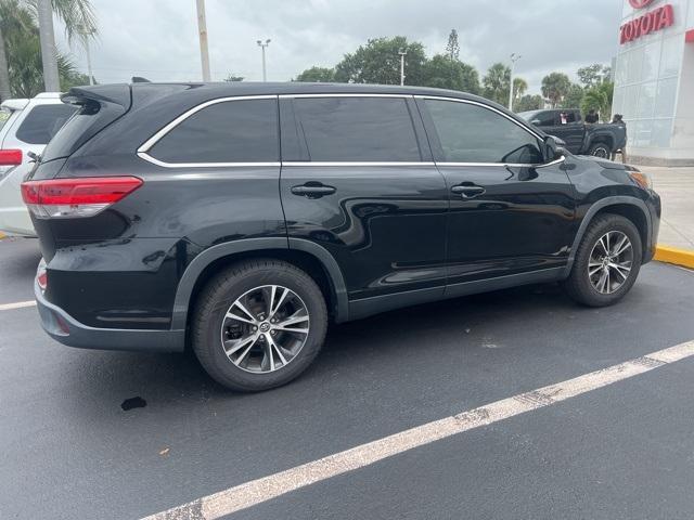 used 2019 Toyota Highlander car, priced at $20,883