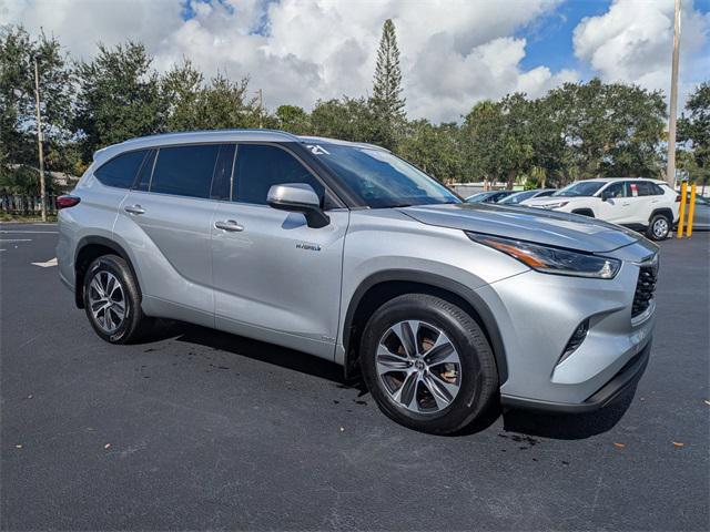 used 2021 Toyota Highlander Hybrid car, priced at $36,998
