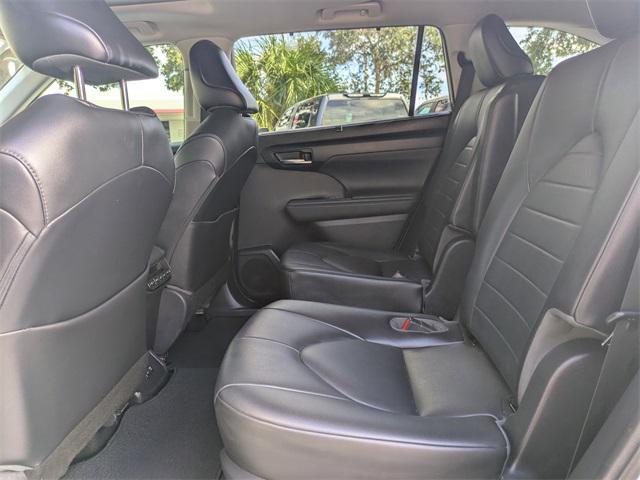 used 2021 Toyota Highlander Hybrid car, priced at $36,998