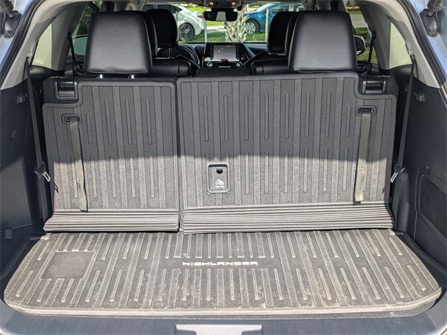 used 2021 Toyota Highlander Hybrid car, priced at $36,998