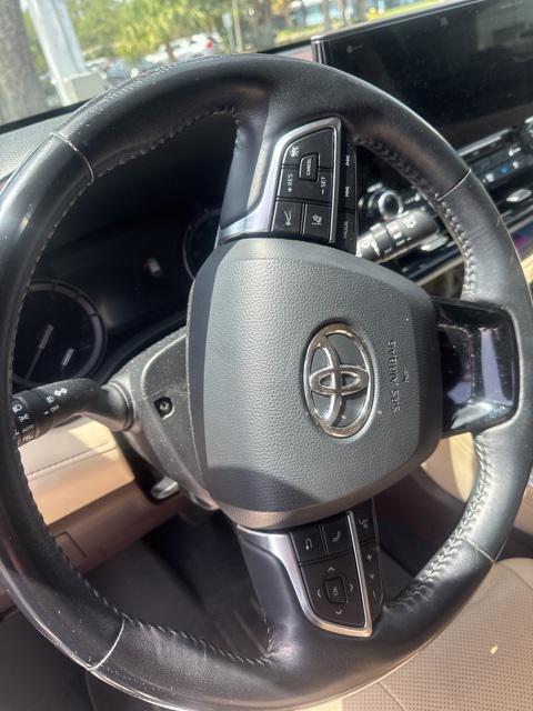 used 2020 Toyota Highlander car, priced at $29,884