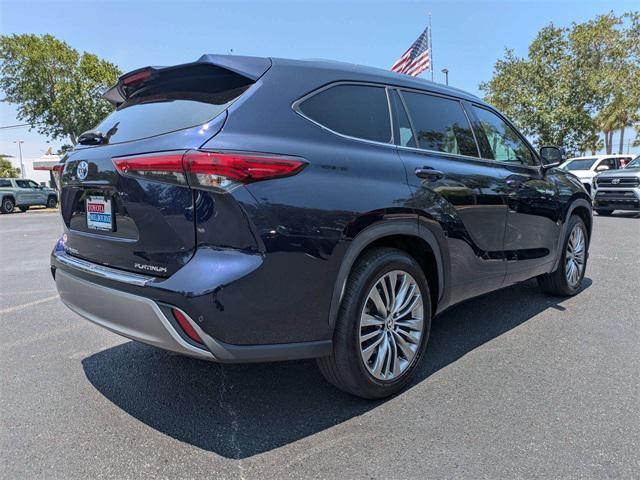 used 2021 Toyota Highlander Hybrid car, priced at $38,499