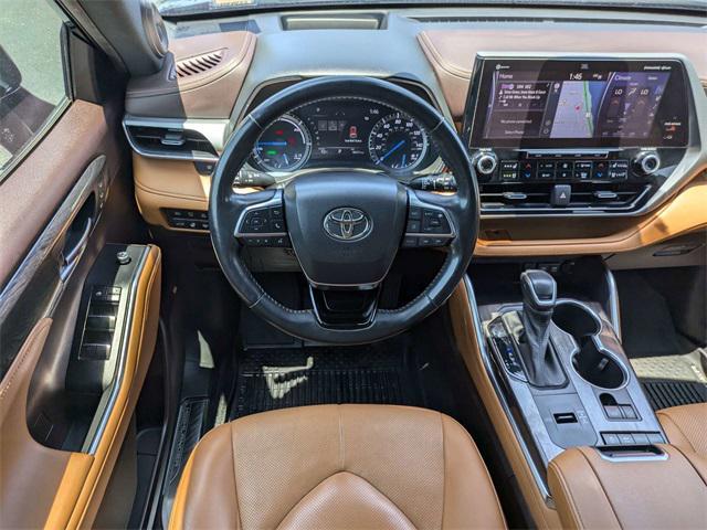 used 2021 Toyota Highlander Hybrid car, priced at $38,499